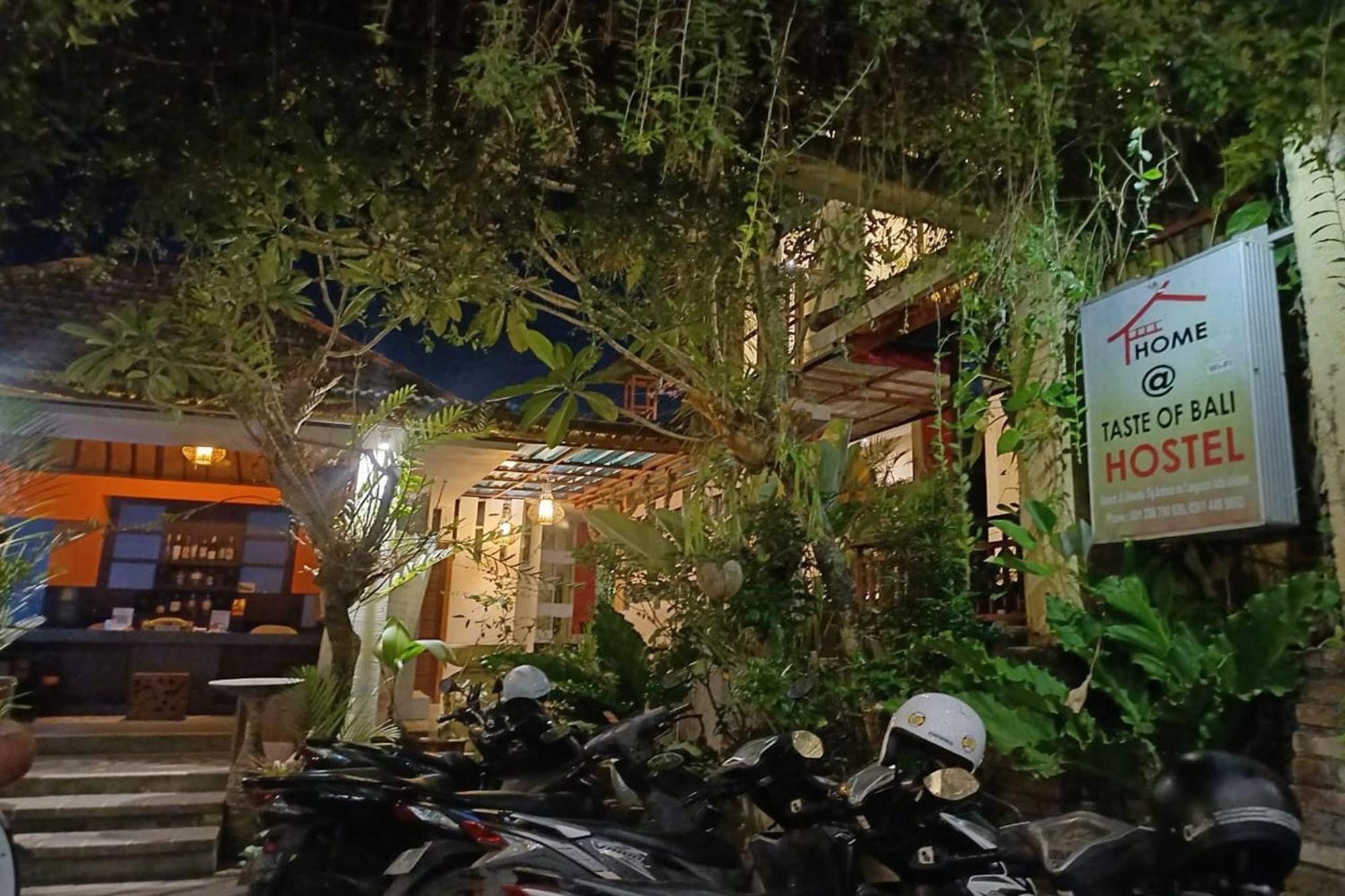 Taste Of Bali Hostel Kuta  Exterior photo